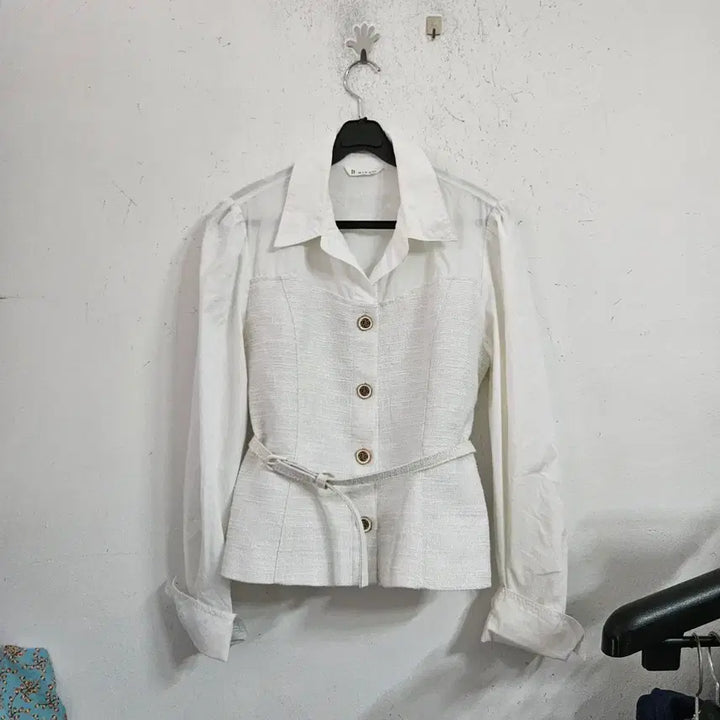 [BUNJANG] Missha White Belted Tweed Shirt Jacket (Size 55) / 미샤화이트 벨트 트위드 셔츠 자켓55