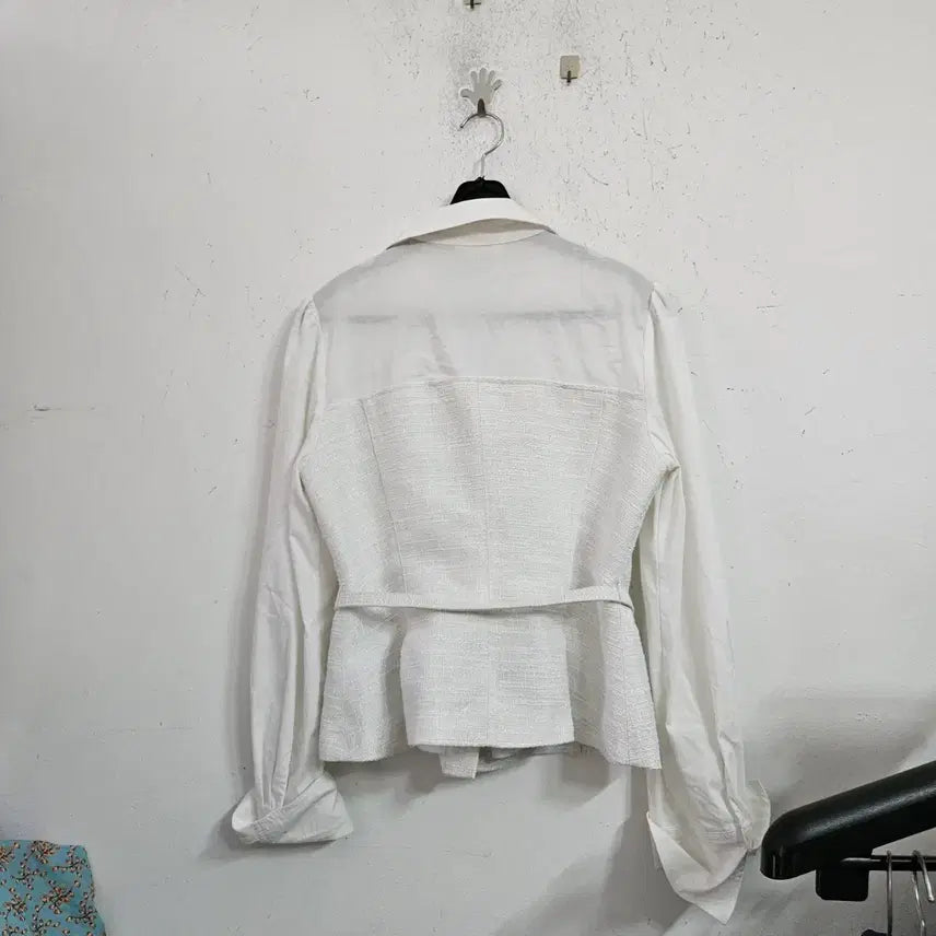 [BUNJANG] Missha White Belted Tweed Shirt Jacket (Size 55) / 미샤화이트 벨트 트위드 셔츠 자켓55