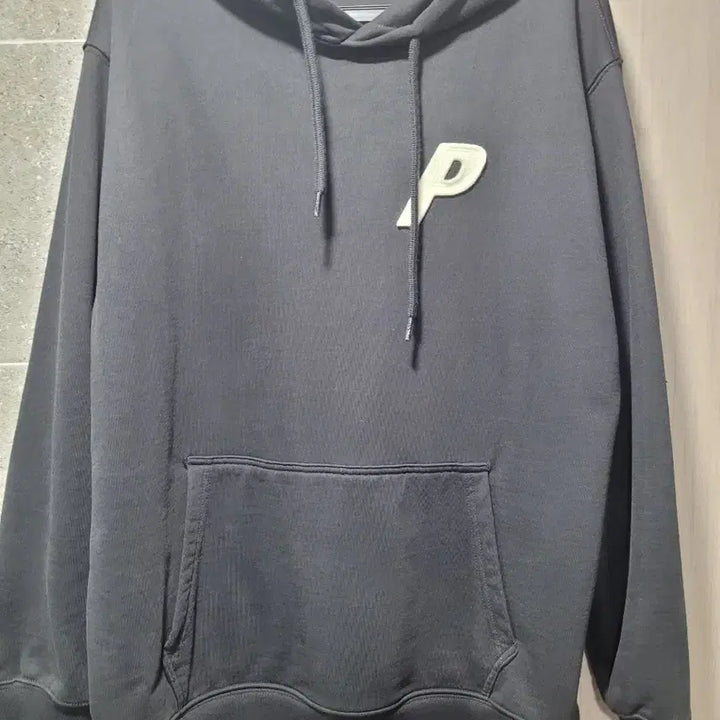 [BUNJANG] Palace P Logo Hoodie Black / 팔라스 P 로고 후드티 블랙
