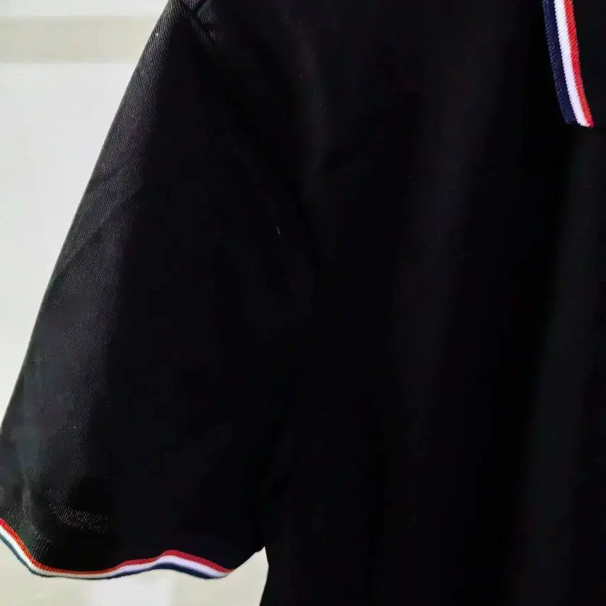 [SOLD OUT] 국내배송[L]몽클레어 카라티셔츠 블랙 와팬로고 남성 100사이즈정도