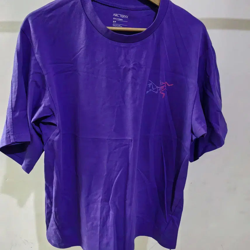 [SOLD OUT] 국내배송[S사이즈]아크테릭스 남성 빅로고 반팔티셔츠 95~100사이즈정도