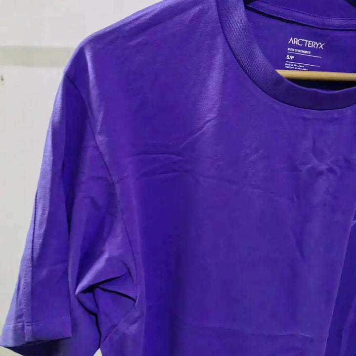 [SOLD OUT] 국내배송[S사이즈]아크테릭스 남성 빅로고 반팔티셔츠 95~100사이즈정도