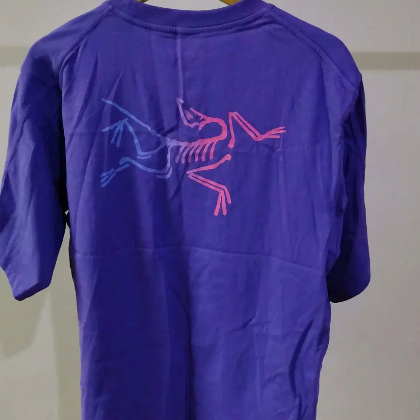 [SOLD OUT] 국내배송[S사이즈]아크테릭스 남성 빅로고 반팔티셔츠 95~100사이즈정도