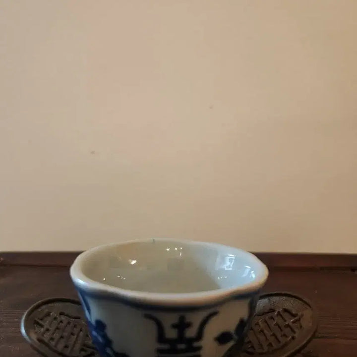 [BUNJANG] Celadon Porcelain Longevity Pattern Cup Set / 청화백자 장수문양 화형잔 3점