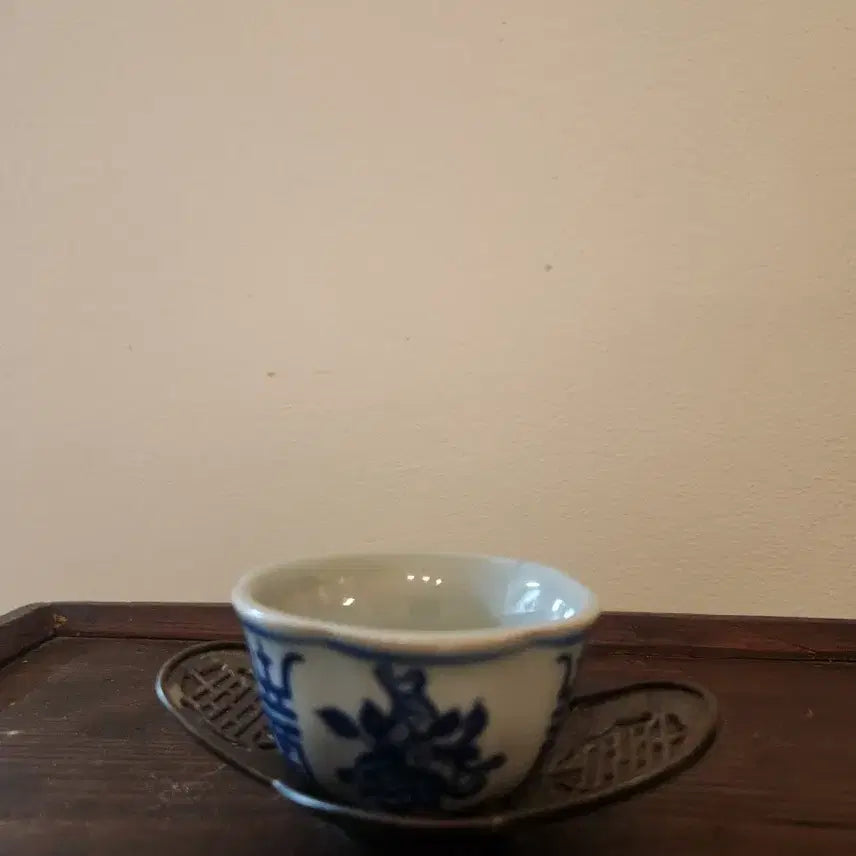 [BUNJANG] Celadon Porcelain Longevity Pattern Cup Set / 청화백자 장수문양 화형잔 3점