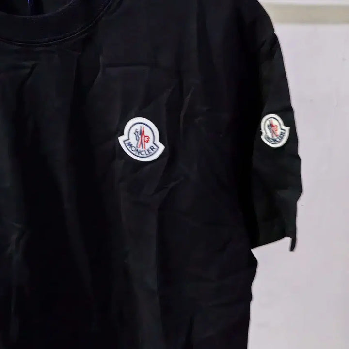 [BUNJANG] Moncler Men's Logo T-shirt / 국내배송[M사이즈]몽클레어 반팔티셔츠 와팬로고 남성 블랙 100사이즈정도