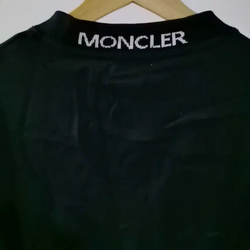 [BUNJANG] Moncler Men's Logo T-shirt / 국내배송[M사이즈]몽클레어 반팔티셔츠 와팬로고 남성 블랙 100사이즈정도