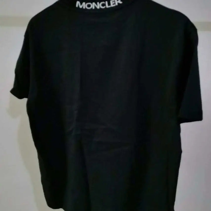 [SOLD OUT] 국내배송[M사이즈]몽클레어 반팔티셔츠 블랙 남성 100사이즈정도
