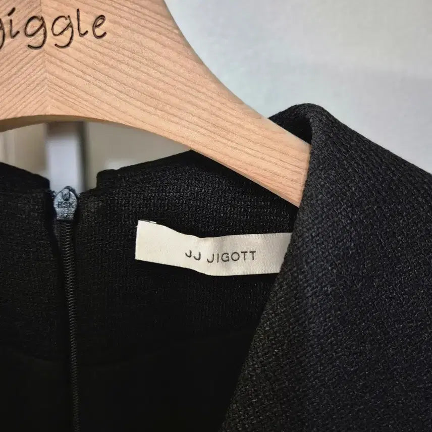 [BUNJANG] JJ JIGOTT Contrast Cuff Button Dress / 새제품)JJ지고트 커프스 배색 버튼 장식 원피스