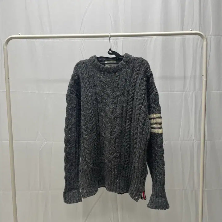 [BUNJANG] Thom Browne Aran Cable Knit Sweater [Size 4] / 톰브라운 아란케이블 사선완장 니트 [4]