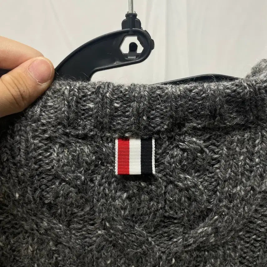 [BUNJANG] Thom Browne Aran Cable Knit Sweater [Size 4] / 톰브라운 아란케이블 사선완장 니트 [4]