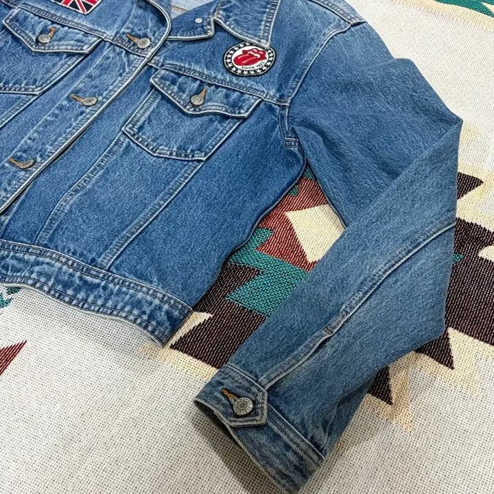 [BUNJANG] Old Gap Rolling Stones Denim Trucker Jacket / 90s 올드 갭 롤링스톤즈 크롭 데님 트러커