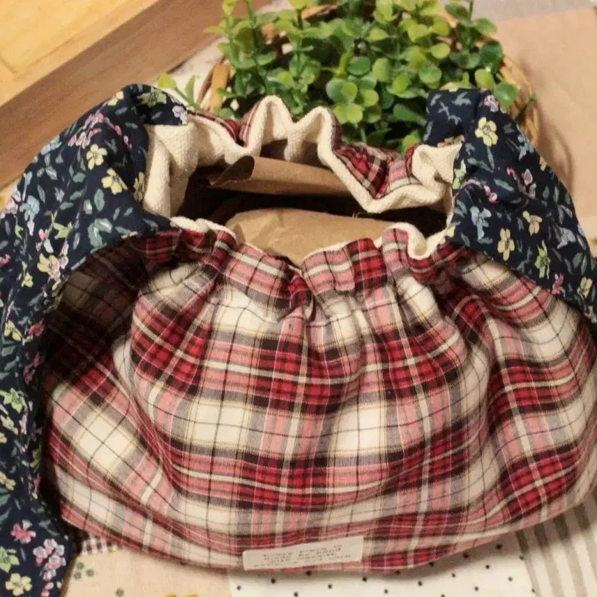 [BUNJANG] Handmade Ribbon Shirring Pouch / 핸드메이드 리본 밴딩 셔링 파우치