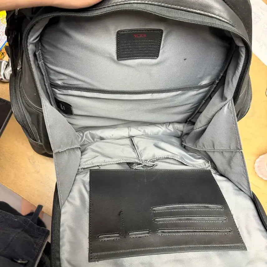 [BUNJANG] TUMI Leather Backpack - Black / TUMI 투미 가죽 백팩 블랙