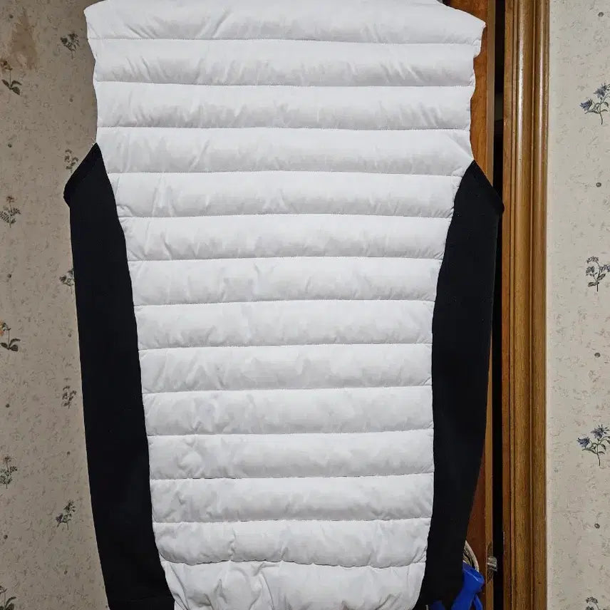 [SOLD OUT] 남녀공용 아디다스 구스다운 조끼