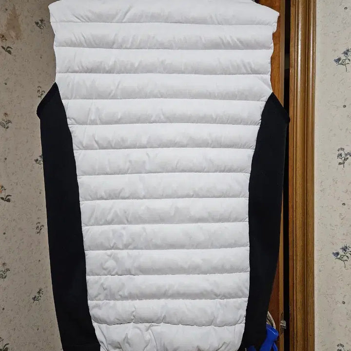 [SOLD OUT] 남녀공용 아디다스 구스다운 조끼