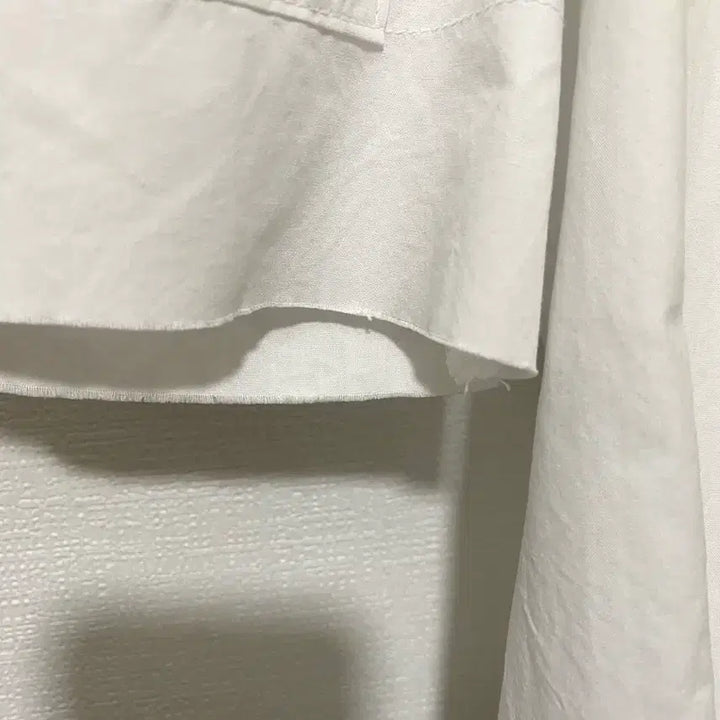 [BUNJANG] The Ebony Eyes Crop Blouse / 더에보니아이즈 크롭 블라우스 23SS