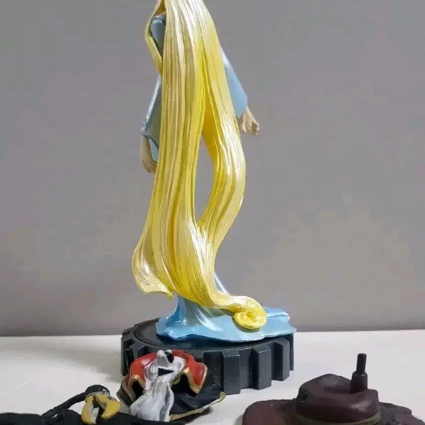 [SOLD OUT] 마츠모토레이지 하록선장 미메 피규어