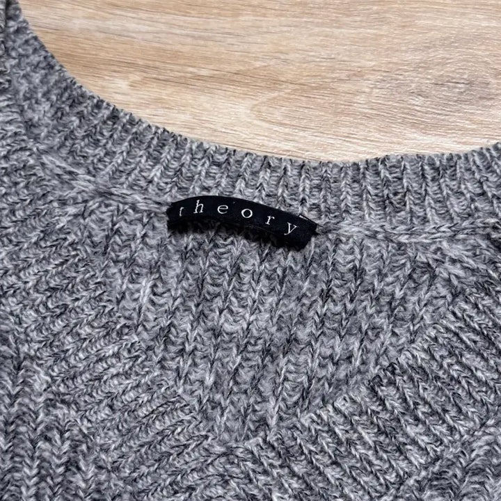 [SOLD OUT] Theory 띠어리 그레이 니트 스웨터