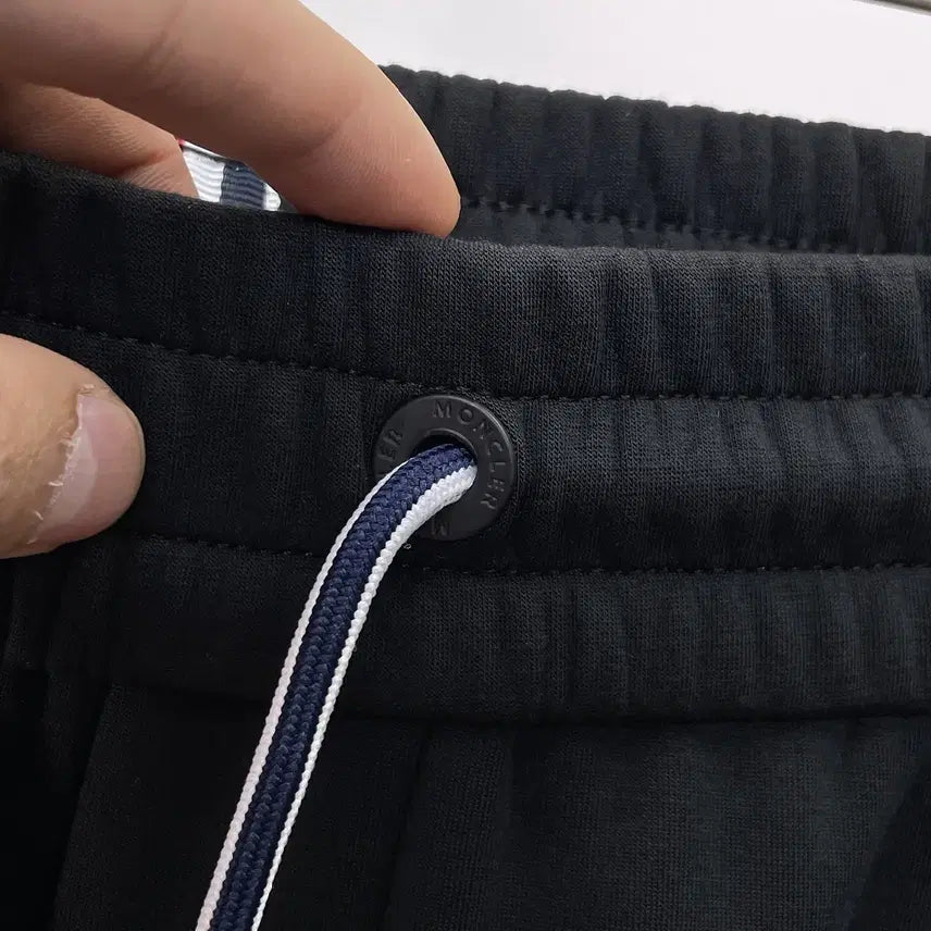 [BUNJANG] Moncler Jogger Pants Black / [XL]몽클레어 긴바지 면바지 와팬로고 조거 팬츠 블랙색상