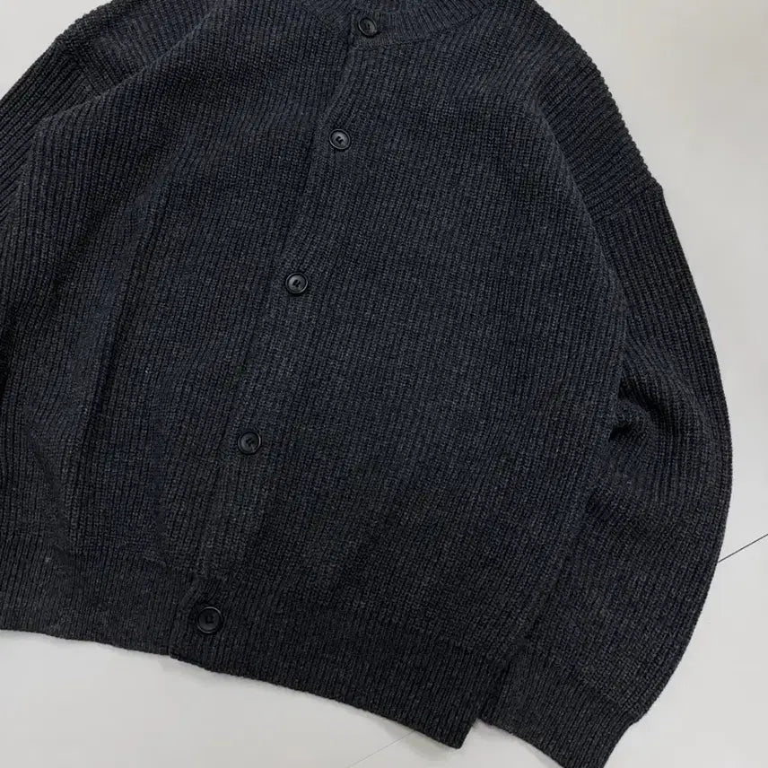 [BUNJANG] Zerovner Minimal Gray Button Knit Jacket / 제로브너 미니멀 그레이 단추 니트 자켓