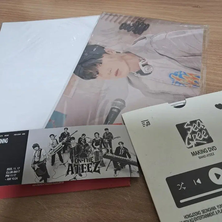 [BUNJANG] ATEEZ ATINY 2025 Season's Greetings / 에이티즈 2025 시즌그린팅 시그 에이티니