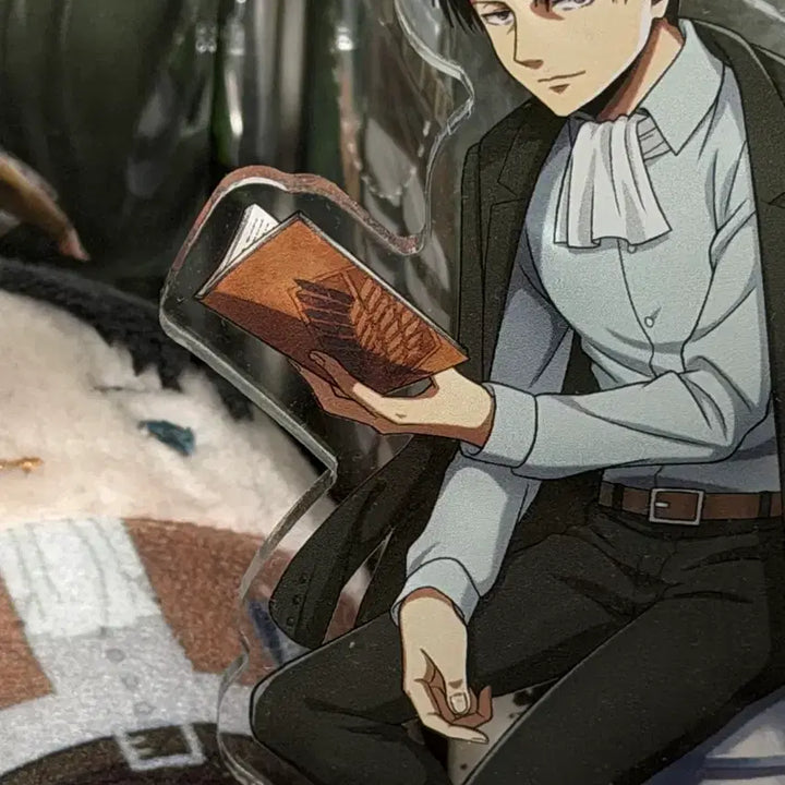 [BUNJANG] Attack on Titan Levi Figure + Acrylic Stand Bundle Set / 진격의거인 리바이 제일복권 g상피규어 + 밥상아크릴 + 독서아크릴 일괄