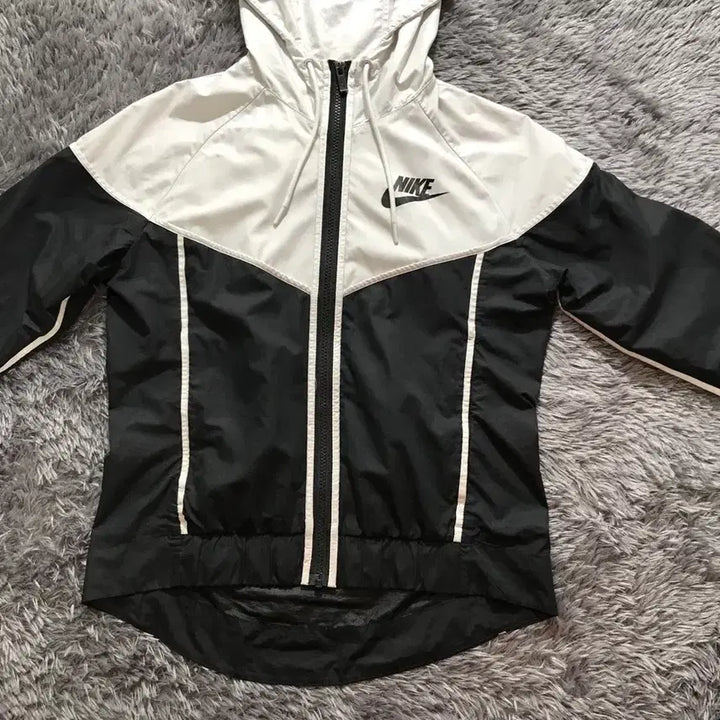 [BUNJANG] Nike NSW Windrunner Hooded Jacket (Women&