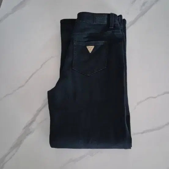 [BUNJANG] Guess Women's Black Jeans 27 / 신상 Guess 여성 블랙진 27사이즈
