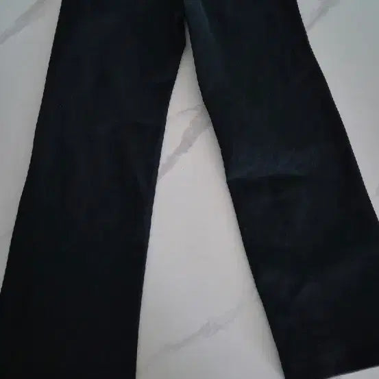 [BUNJANG] Guess Women's Black Jeans 27 / 신상 Guess 여성 블랙진 27사이즈