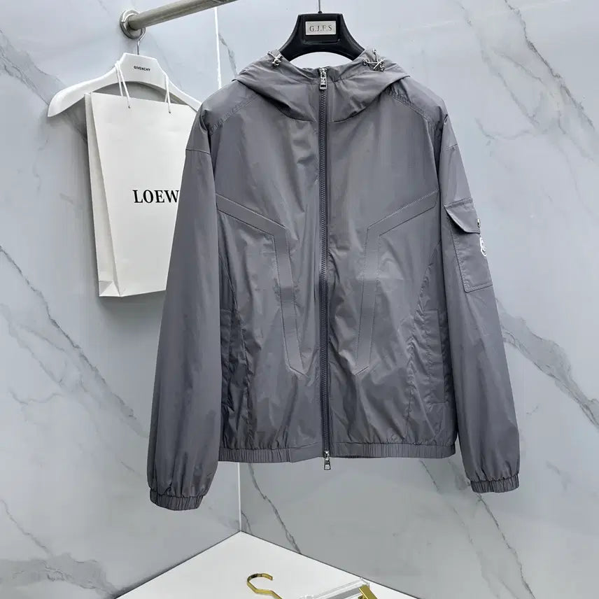 [BUNJANG] Moncler Hooded Windbreaker Jacket / [100~105사이즈]몽클레어 후드 집업 바람막이 그레이 블랙  자켓