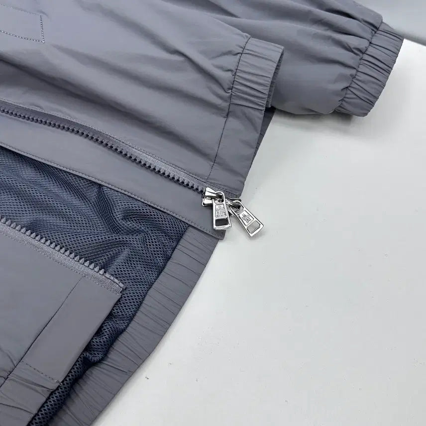 [BUNJANG] Moncler Hooded Windbreaker Jacket / [100~105사이즈]몽클레어 후드 집업 바람막이 그레이 블랙  자켓
