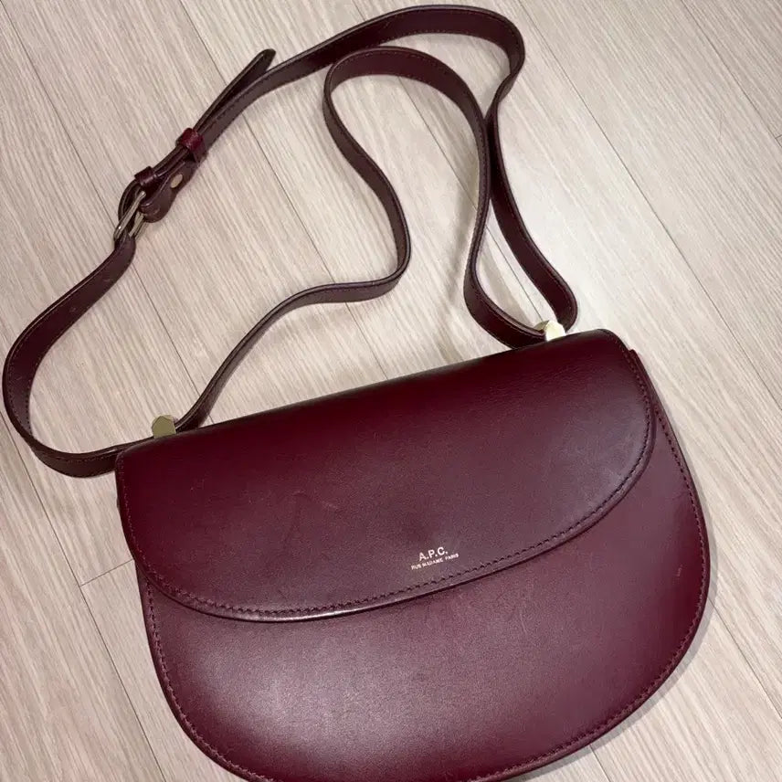 [BUNJANG] A.P.C. Geneva Burgundy Crossbody Bag / 아페쎄 제네바백 버건디 크로스백