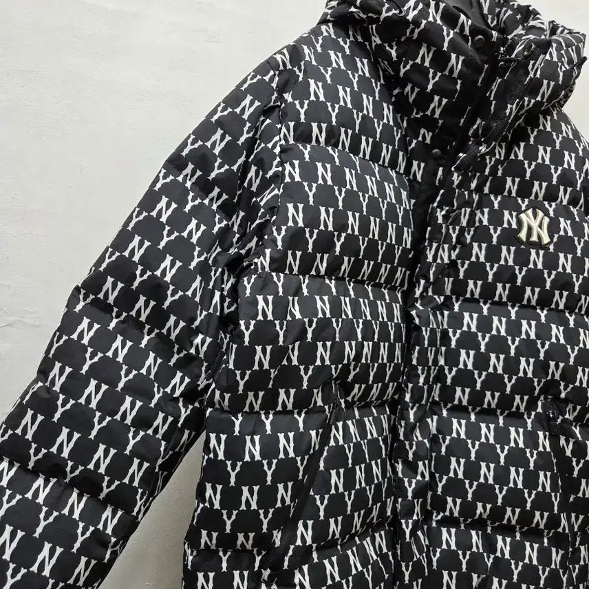 [BUNJANG] MLB Monogram Goose Down Padding Jacket / MLB/모노그램 구스다운 패딩 L