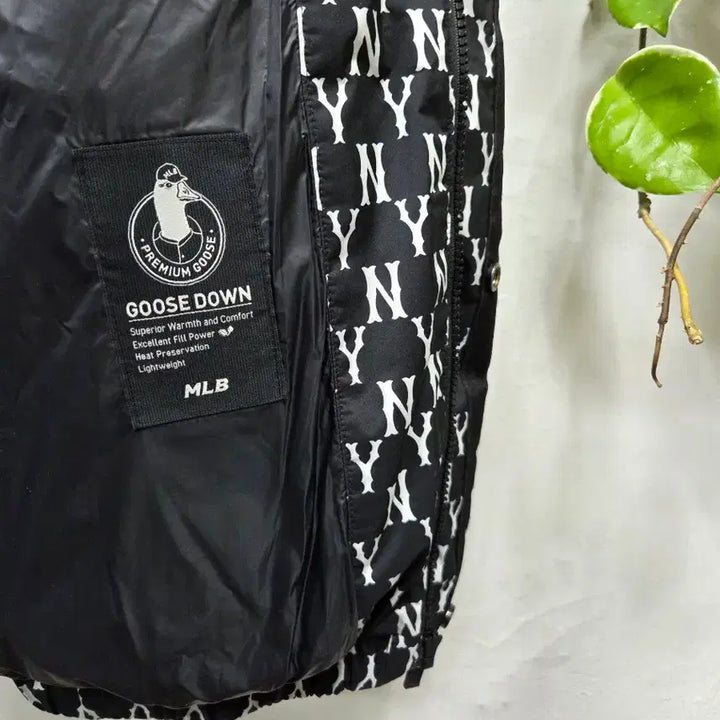 [BUNJANG] MLB Monogram Goose Down Padding Jacket / MLB/모노그램 구스다운 패딩 L