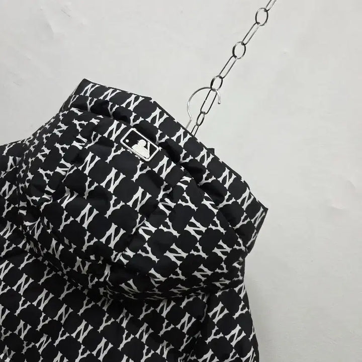 [BUNJANG] MLB Monogram Goose Down Padding Jacket / MLB/모노그램 구스다운 패딩 L