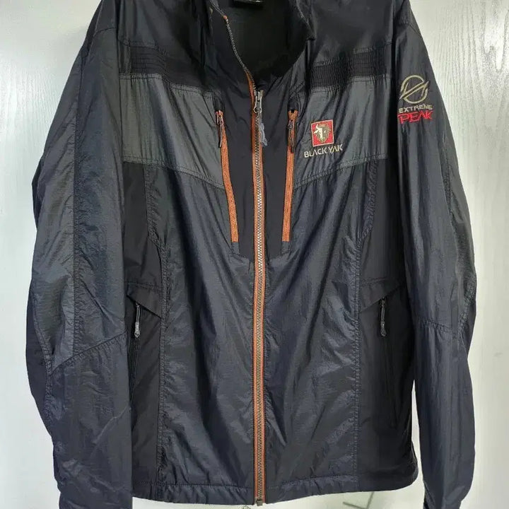 [BUNJANG] Black Yak Men's Windbreaker Jacket / 블랙야크 남성 바람막이 점퍼