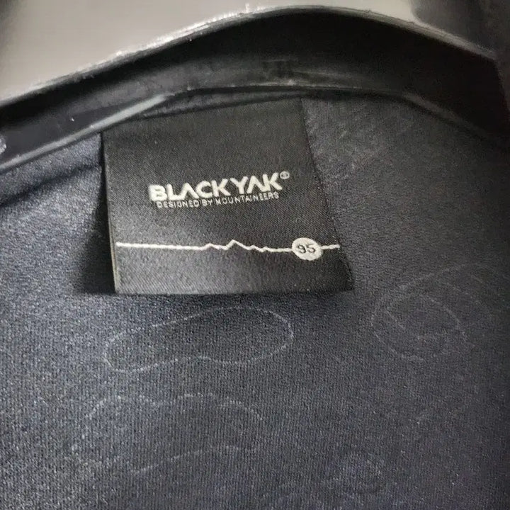 [BUNJANG] Black Yak Men's Windbreaker Jacket / 블랙야크 남성 바람막이 점퍼