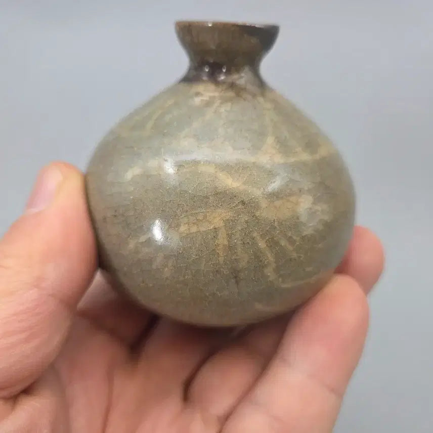 [BUNJANG] Goryeo Celadon Porcelain Pheasant Motif Water Bottle / 진품 고려청자 면백상감 봉황문 유병