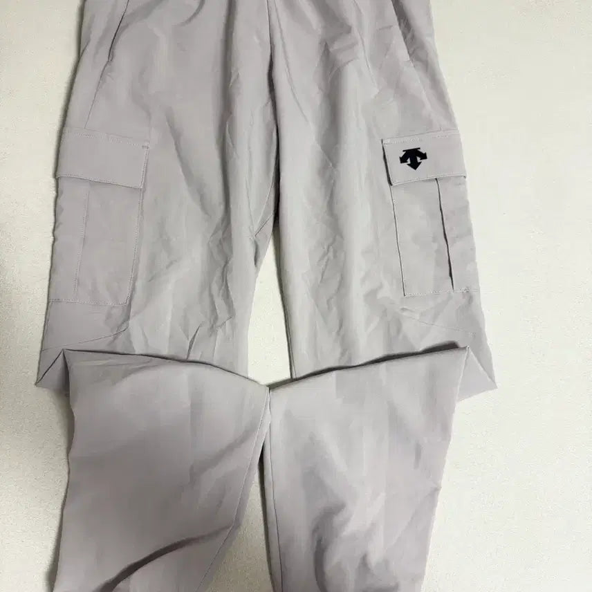 [BUNJANG] Descente Cargo Pants Beige (Size 85/M) / [1회착] 데상트 카고 바지 85(M) 베이지