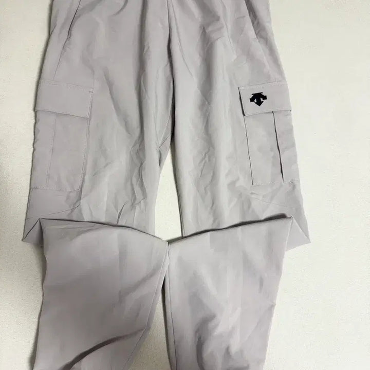 [BUNJANG] Descente Cargo Pants Beige (Size 85/M) / [1회착] 데상트 카고 바지 85(M) 베이지