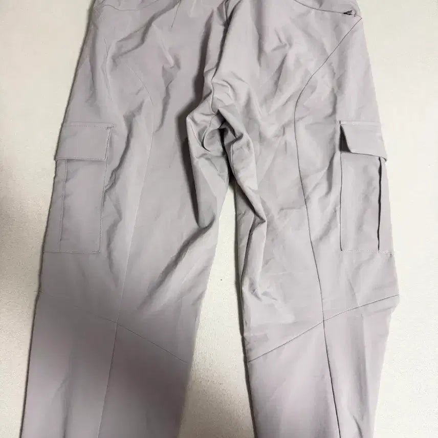 [BUNJANG] Descente Cargo Pants Beige (Size 85/M) / [1회착] 데상트 카고 바지 85(M) 베이지