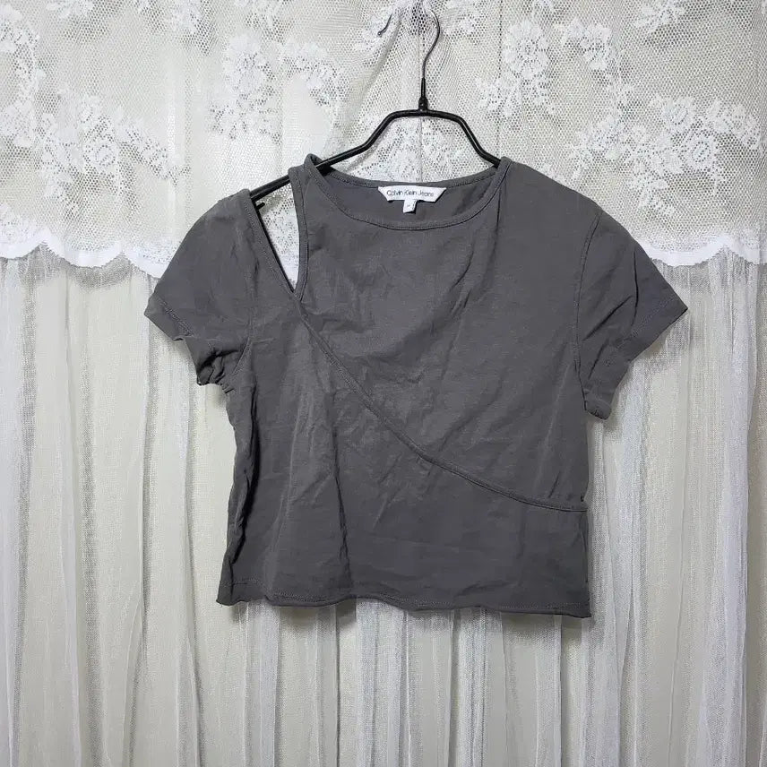 [BUNJANG] Calvin Klein Unbalanced Crop T-shirt / 캘빈클라인 언발란스 크롭 반팔 티셔츠