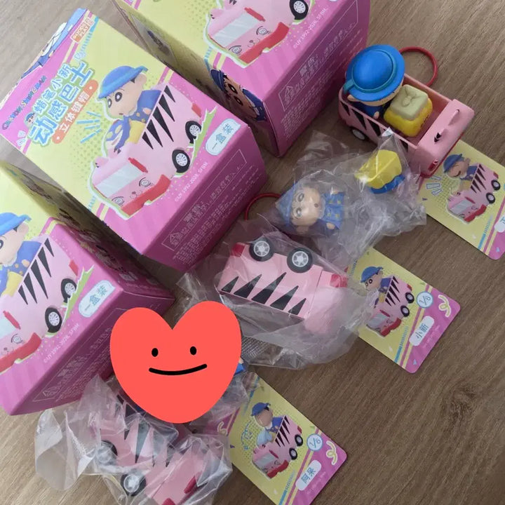 [BUNJANG] Crayon Shin-chan Character Random Keycap Keyring Bundle Set / 짱구 훈이 유치원 버스 랜덤 키캡 클리커 키링
