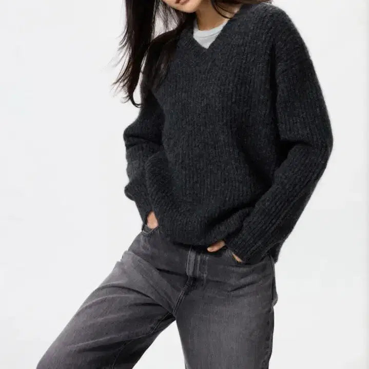 [BUNJANG] 유니클로 플러피 v넥니트 / (새상품) 유니클로 플러피 v넥니트