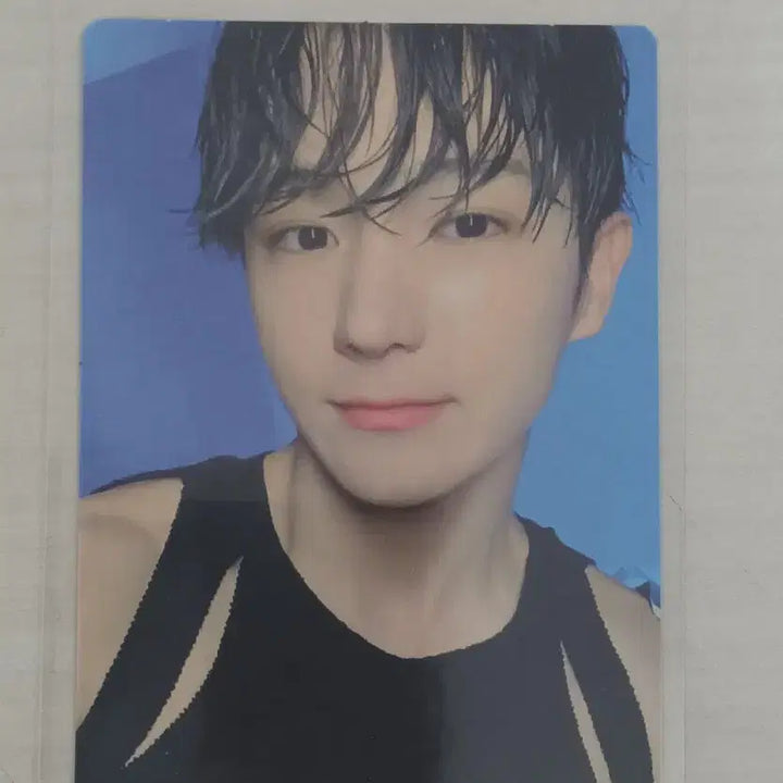 [BUNJANG] The Boyz Hyunjae B.U. on King Photocard / 더보이즈 현재 비온킹 포카