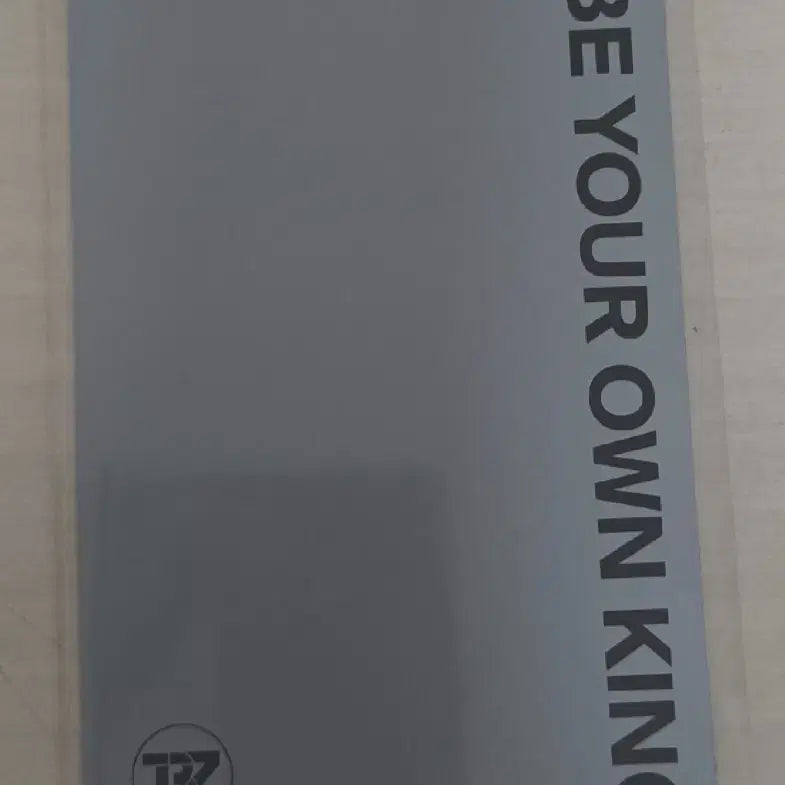 [BUNJANG] The Boyz Hyunjae B.U. on King Photocard / 더보이즈 현재 비온킹 포카