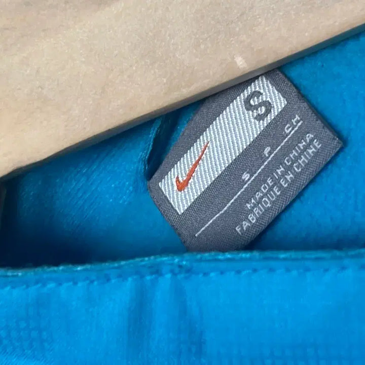 [BUNJANG] Nike FC Barcelona Windbreaker Blue Padded Jacket / 나이키 FC 바르셀로나 바람막이 블루 패딩