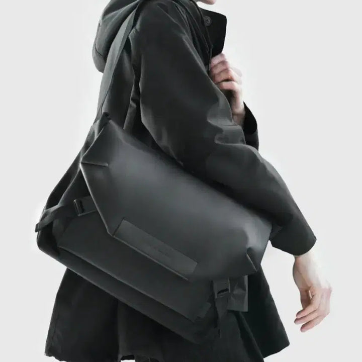 [BUNJANG] Mathematic Hawk C1 Crossbody Bag / 마테마틱 / 호크 C1, 남성 크로스백, 남성 가방