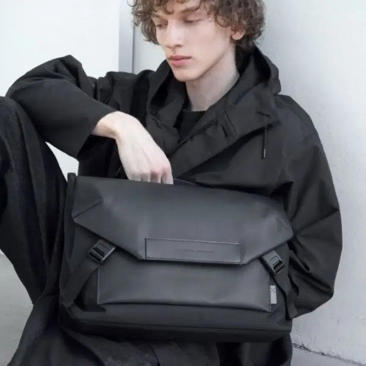 [BUNJANG] Mathematic Hawk C1 Crossbody Bag / 마테마틱 / 호크 C1, 남성 크로스백, 남성 가방